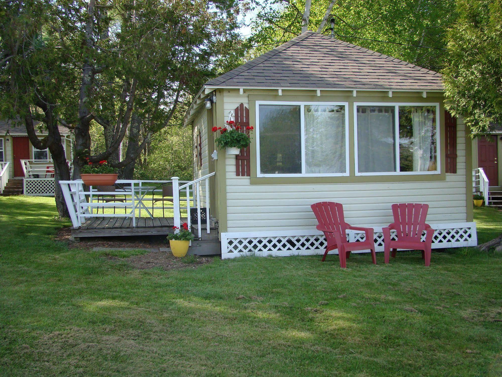 Bay Leaf Cottages & Bistro Lincolnville Exterior foto