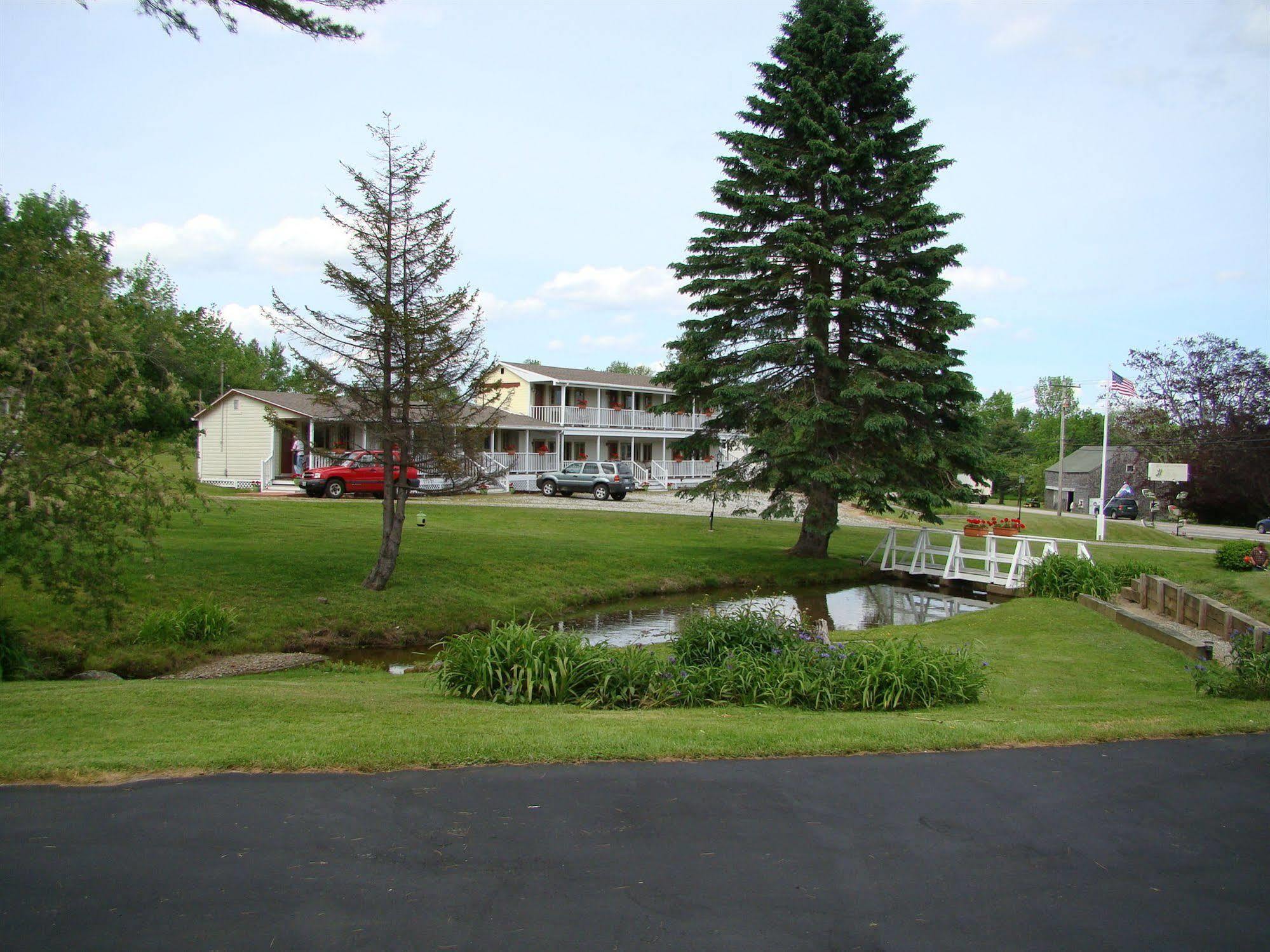 Bay Leaf Cottages & Bistro Lincolnville Exterior foto